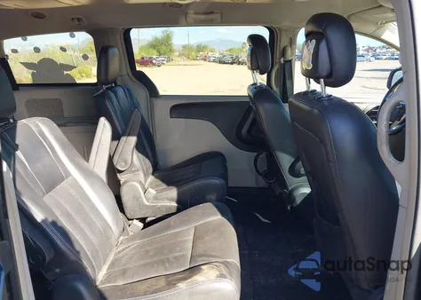 2012 Chrysler Town & Country Touring z USA, uszkodzony, nr VIN 2C4RC1BG6CR192145